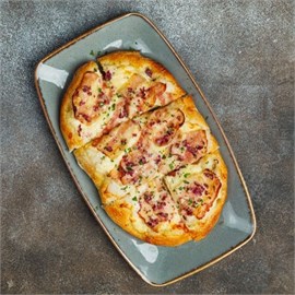 {{photo.Alt || photo.Description || 'С ветчиной и грибами'}}