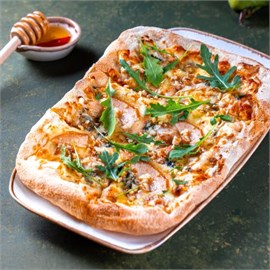 {{photo.Alt || photo.Description || 'Римская пицца с грушей и сыром'}}